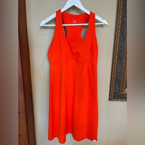 Northface Women’s NWOT Hiking/Tennis/Workout Dress Size Medium.